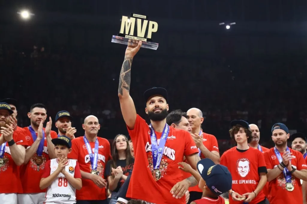 «Οι πρωταθλητές είναι εδώ»: Η υποδοχή της Euroleague στον κάτοχο του τίτλου, Ολυμπιακό