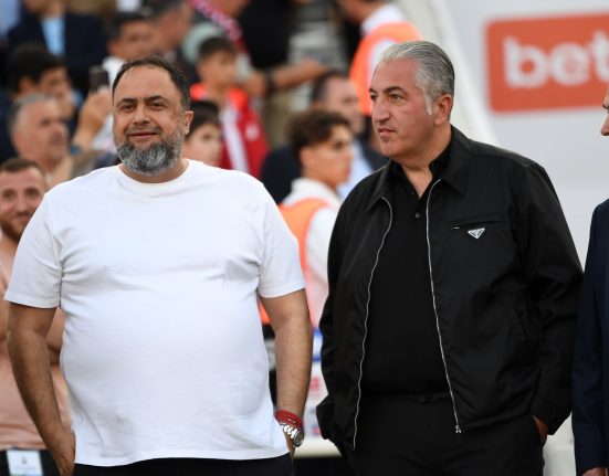 Μιχάλης Μπούσης