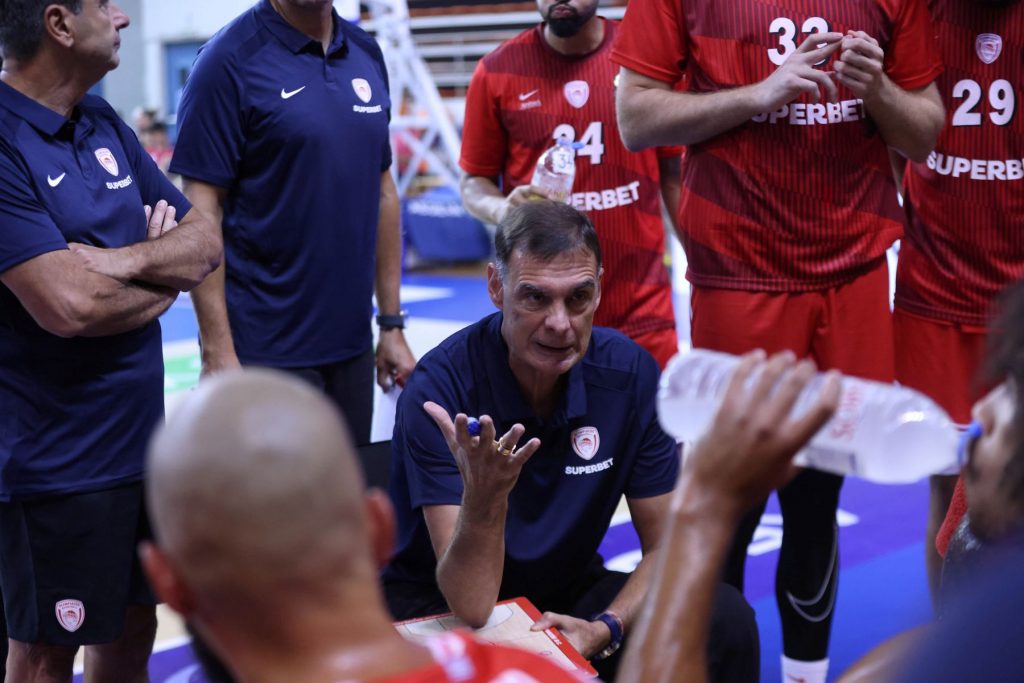Το «Bartzokas Ball» του Ολυμπιακού απέκτησε περισσότερα πρόσωπα